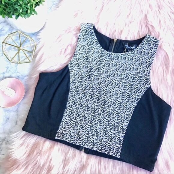 NWT Teeink Australia Jr Black Crop Top - Picture 1 of 7